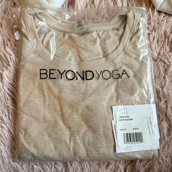 Featherweight Daydreamer Pullover - Picture 1 of 2